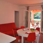 Complesso La Foce - Clima, Parcheggi, Spazi Esterni Privati شقة *