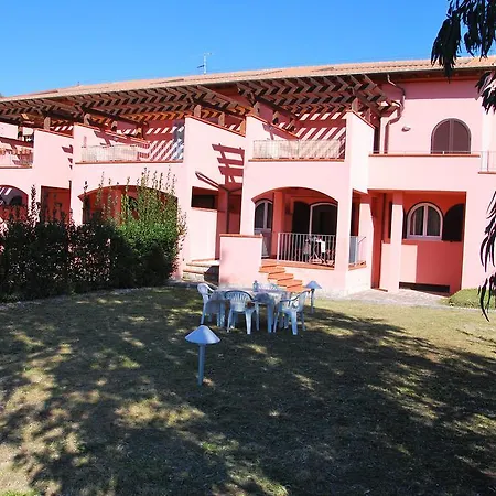 Complesso La Foce - Clima, Parcheggi, Spazi Esterni Privati *