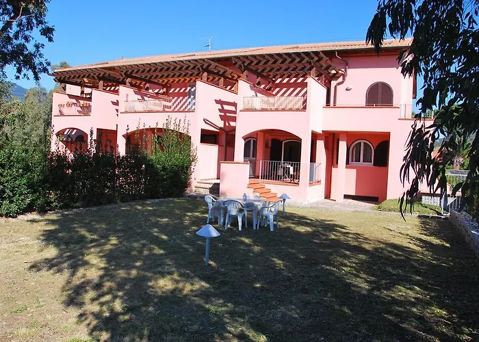 Complesso La Foce - Clima, Parcheggi, Spazi Esterni Privati *